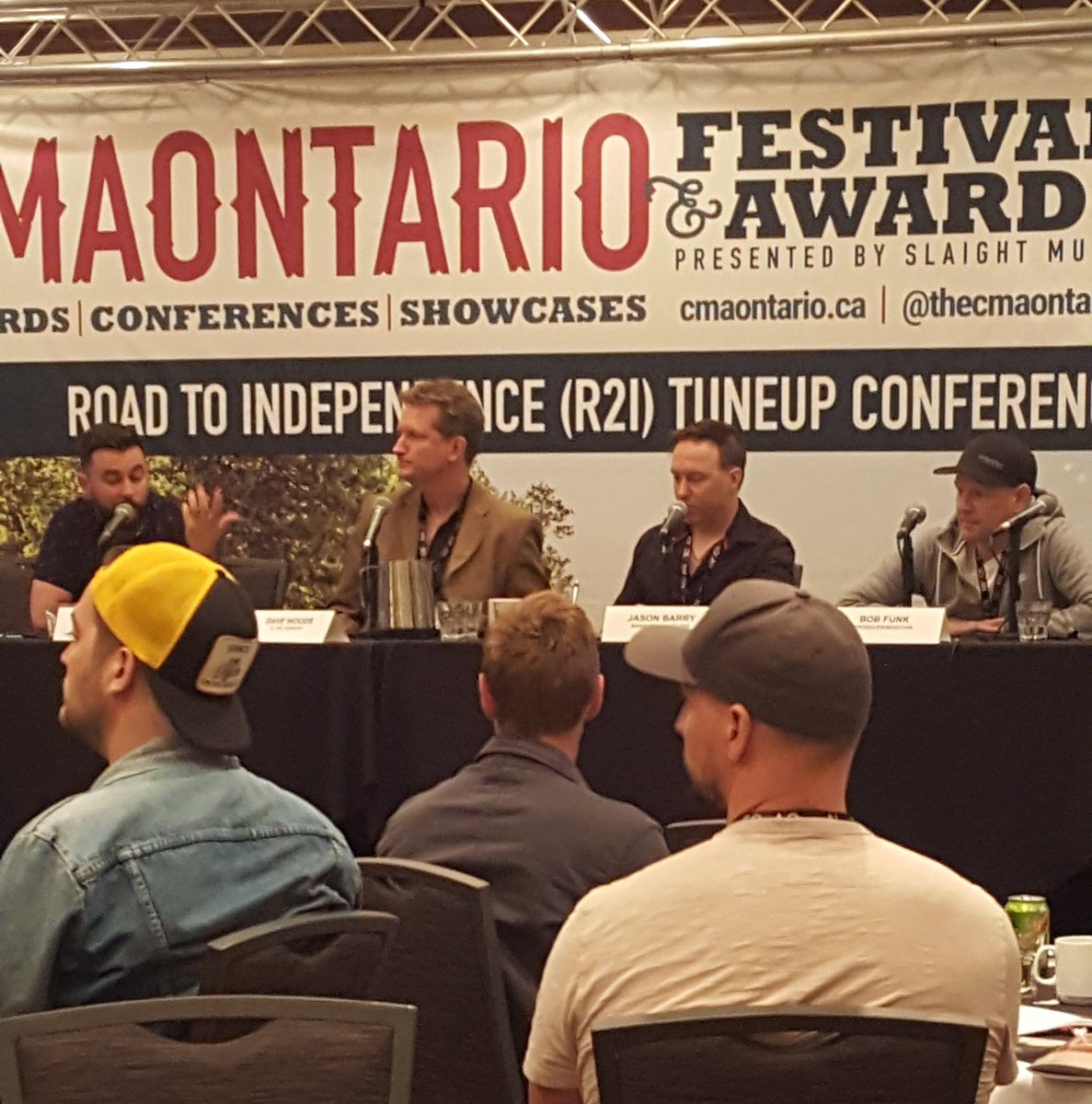 Getting some live feedback and advice on demo submissions from producers <a href="/DougOliverFMM/">Doug Oliver</a> from <a href="/coldcreekcounty/">Cold Creek County</a> <a href="/woodsterb/">jason barry</a> &amp; Bob Funk with facilitator <a href="/DaveWoodsOnline/">Dave Woods</a> at #CMAONTARIO R2I Conference.