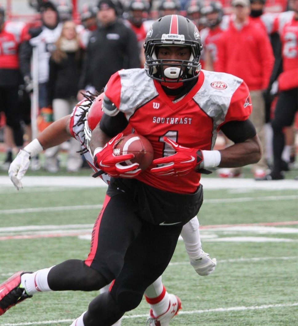 Rashaanpalmer7's tweet photo. Bless to receive my first offer from Southeastern Missouri #goRedhawks https://t.co/7MRuAqHB0I