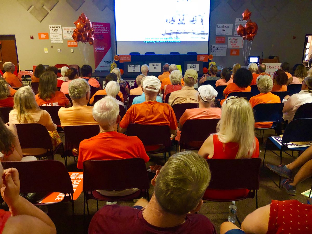 Vickigee5's tweet photo. #WearOrange @MomsDemand Tucson AZ watching βUnder the Gunβ. #Azstateleg https://t.co/bofIxGXqlc