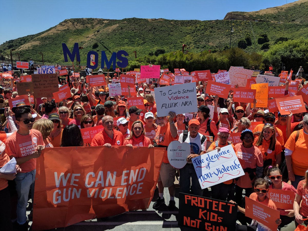 Alex02ny's tweet photo. San Francisco march across the Golden Gate Bridge for #WearOrange. 

#EndGunViolence #ExpectUs #caleg #KeepGoing @MomsDemand https://t.co/HVtBweo0YN
