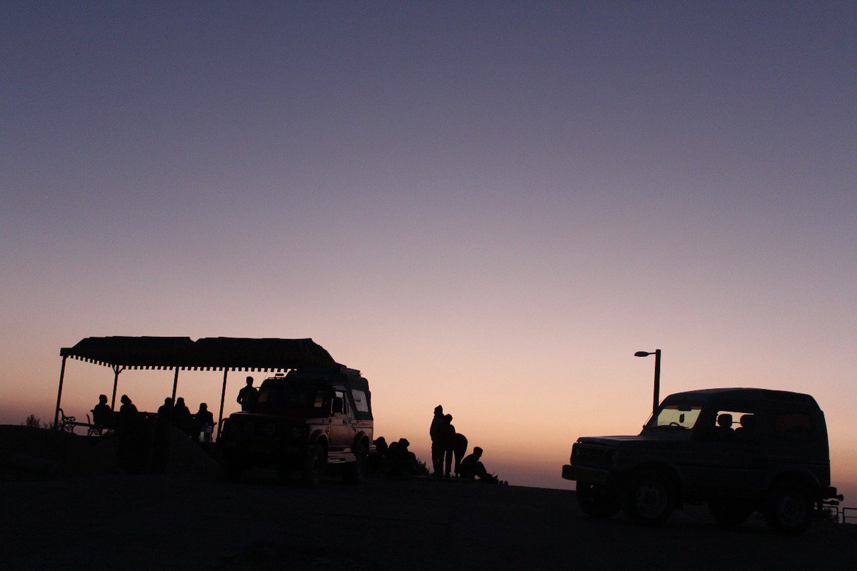 GulabJamunChorr's tweet photo. Travelling: It gives you shelter in a thousand strange places, then makes you a stranger in your own land ~Ibn batuta...
#GorakhHillstation #Exploring #ExploringSindh #ExploringPakistan #NaturalHeritage #Sunset #Campside #Bonfire #Roadtrip #Friends https://t.co/VcpEB53PZV