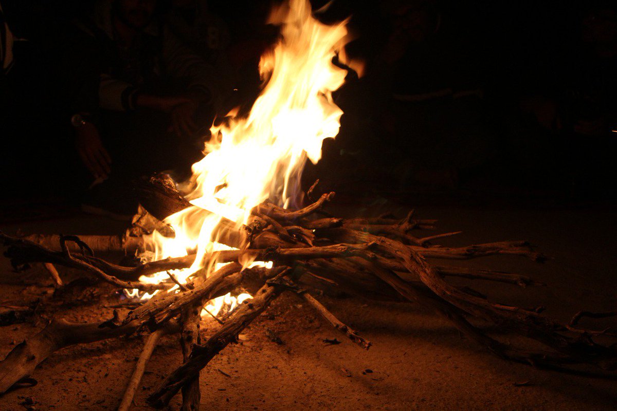 GulabJamunChorr's tweet photo. Travelling: It gives you shelter in a thousand strange places, then makes you a stranger in your own land ~Ibn batuta...
#GorakhHillstation #Exploring #ExploringSindh #ExploringPakistan #NaturalHeritage #Sunset #Campside #Bonfire #Roadtrip #Friends https://t.co/VcpEB53PZV