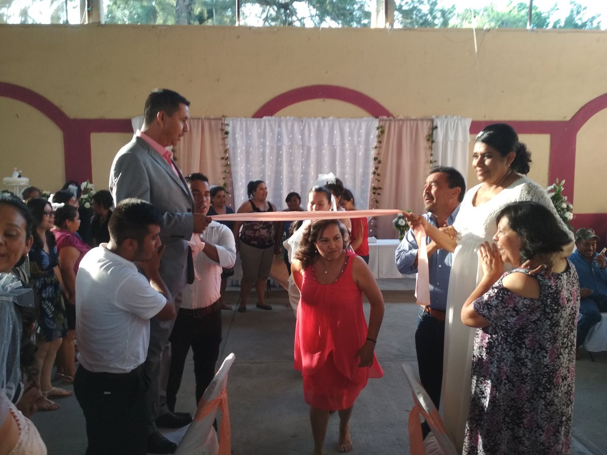 sreydigital's tweet photo. Disfrutando de la Boda de Plata de Ana y Óscar en #RayonSLP @Vicavilarey16 https://t.co/dTjVTL3z6E