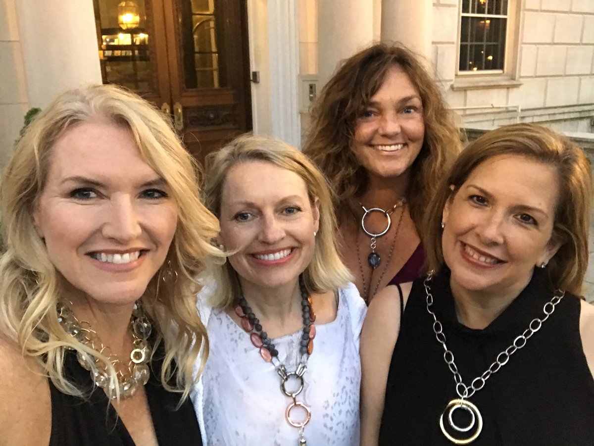 DawnAtFOX9's tweet photo. Stepping out with the girls for our BC Reunion gala! Loving our @Lofttan jewelry โค๏ธ๐ @SayraHughes #beautiful #lofttan https://t.co/yCdcWsOSPg