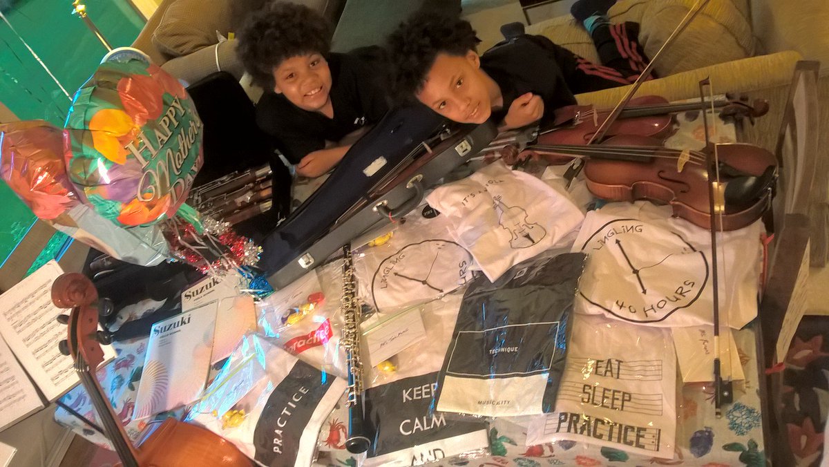 norrtwinst's tweet image. @TwoSetViolin   We asked for Practice Gear!!!!    

#Twosetters