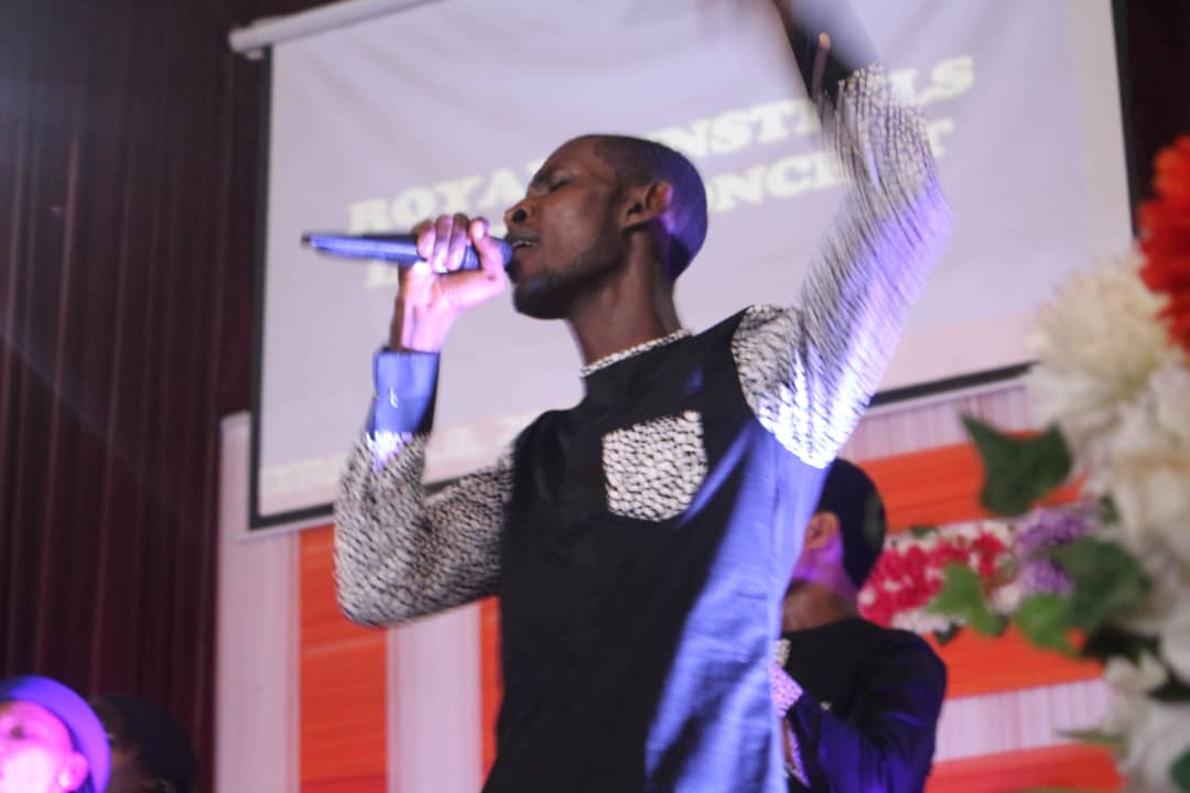 Dcc_Teens's tweet photo. #Royalmistrels ministration @ the #Gratitude 
#DCCTEENS  #Dccteens_trends #ComeAlive https://t.co/doBUfkQHAa