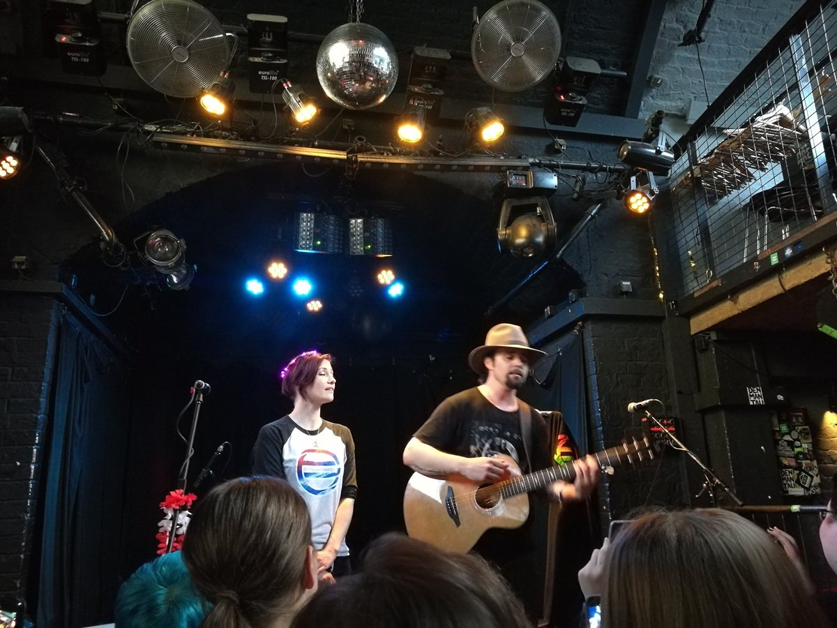 TravelerClaudi's tweet photo. #eoeXtour #eastofeli feat. #ChylerLeigh #vianna https://t.co/4eILNDP83S
