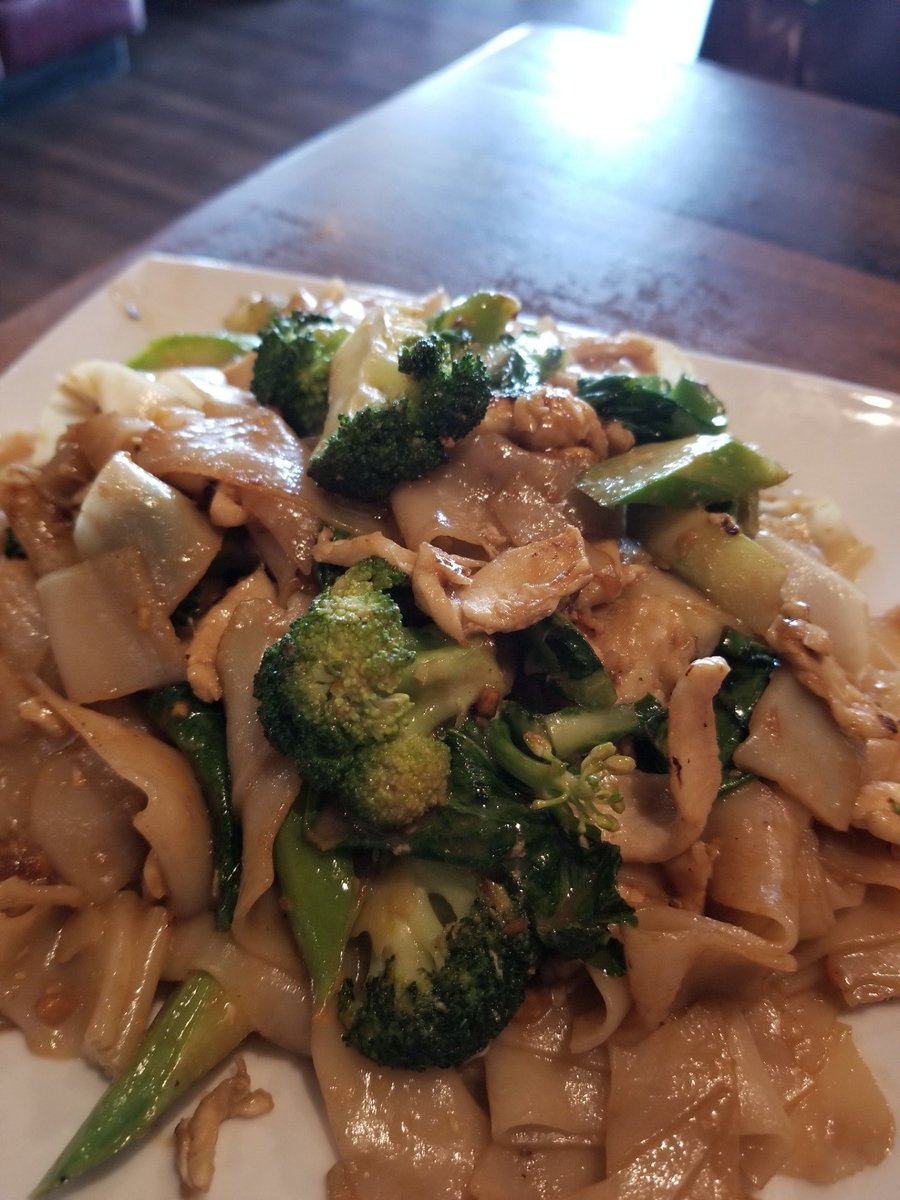NewWaveDoll's tweet photo. Yumo city (@ Torung Restaurant in Los Angeles, CA) https://t.co/QkCwCqC298 https://t.co/R2lt2wALG7