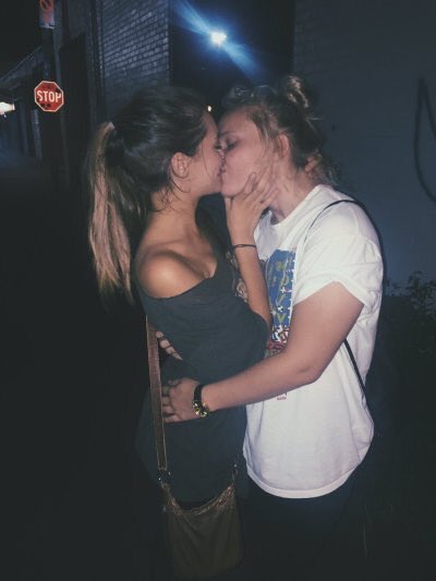 Watch girls on girls's leaked NSFW photo on TwXstars