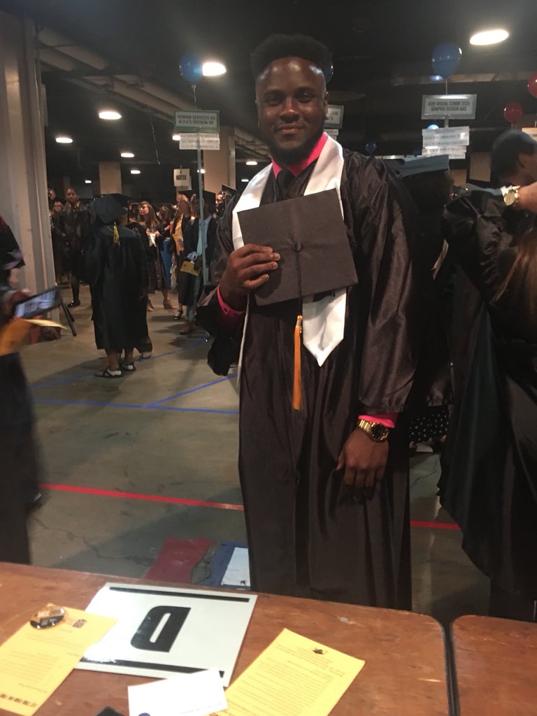 CoachDRhodes's tweet photo. Congratulations to the class of #MCC2018 especially to our Peer Navigators some of MCC finest! Jamie Prass, Katherine Porzi, Autumn Pollock, Sha-Ron Bates, Amber Jackson &amp; Leon Harvey. #striveforgreatness
https://t.co/lKtq1u3w8L
#ThisisMCC @MonroeCC https://t.co/0Way5HtI4U