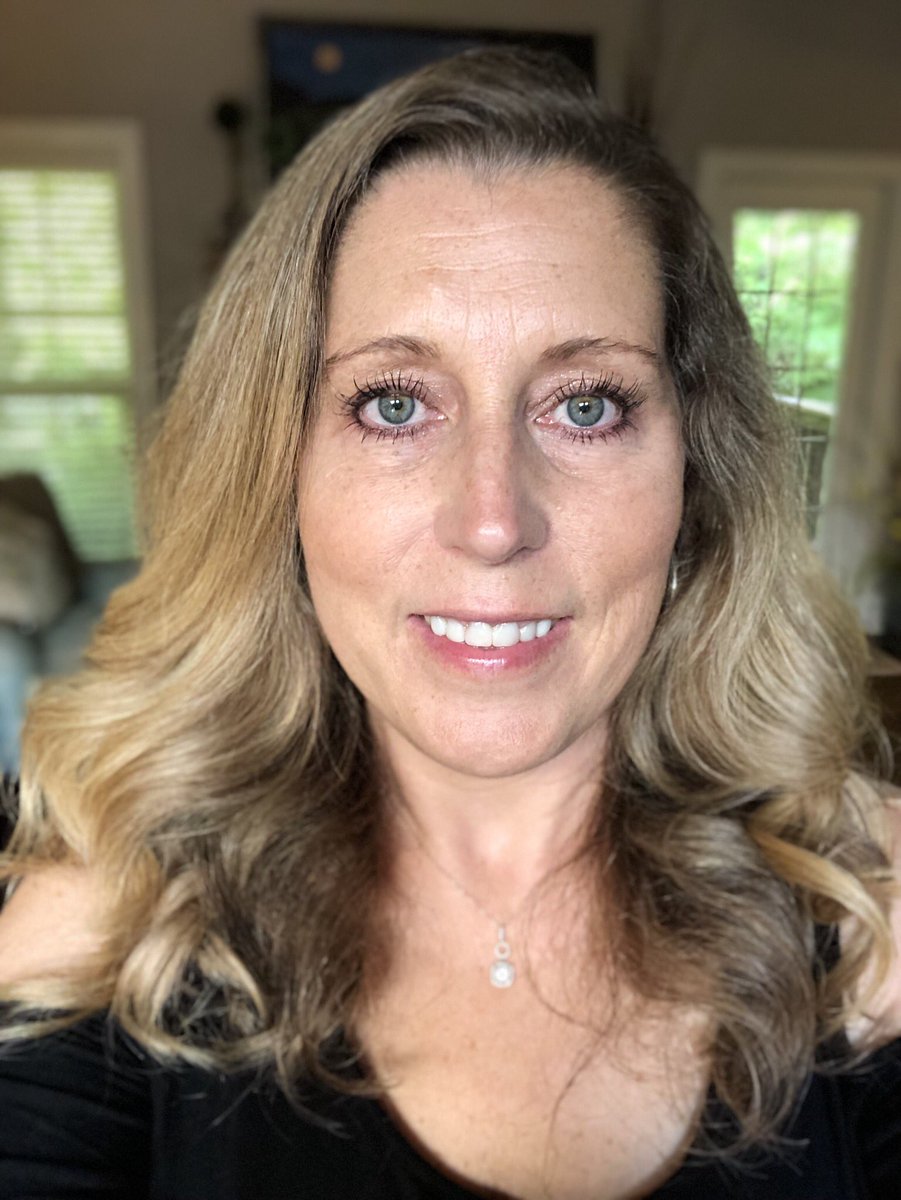 jpettway618's tweet photo. Happy June☀️
I’m loving feeling confident enough to go foundation free for the first time ever!! I’ve always felt like I needed to cover up my sun damage,but no more!!!
#foundationfree #freshfaced #lifechangingskincare #changingskinchanginglives #Skincare #redefineyourskin https://t.co/ZDaSHrHAQE