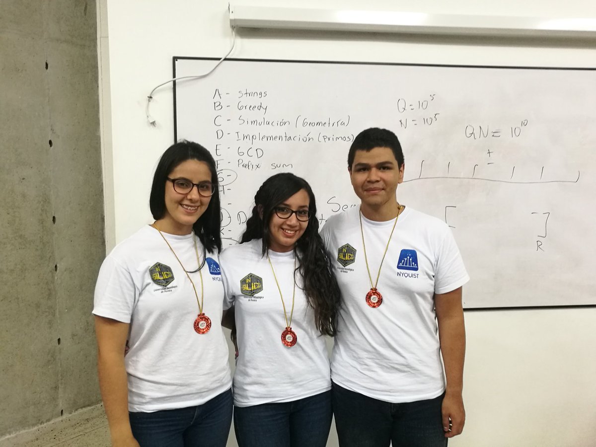 in_silicoUTP's tweet photo. representación femenina en nuestra Maratón Interna de programación #GirlPower 🙋 https://t.co/f0fOGervCs