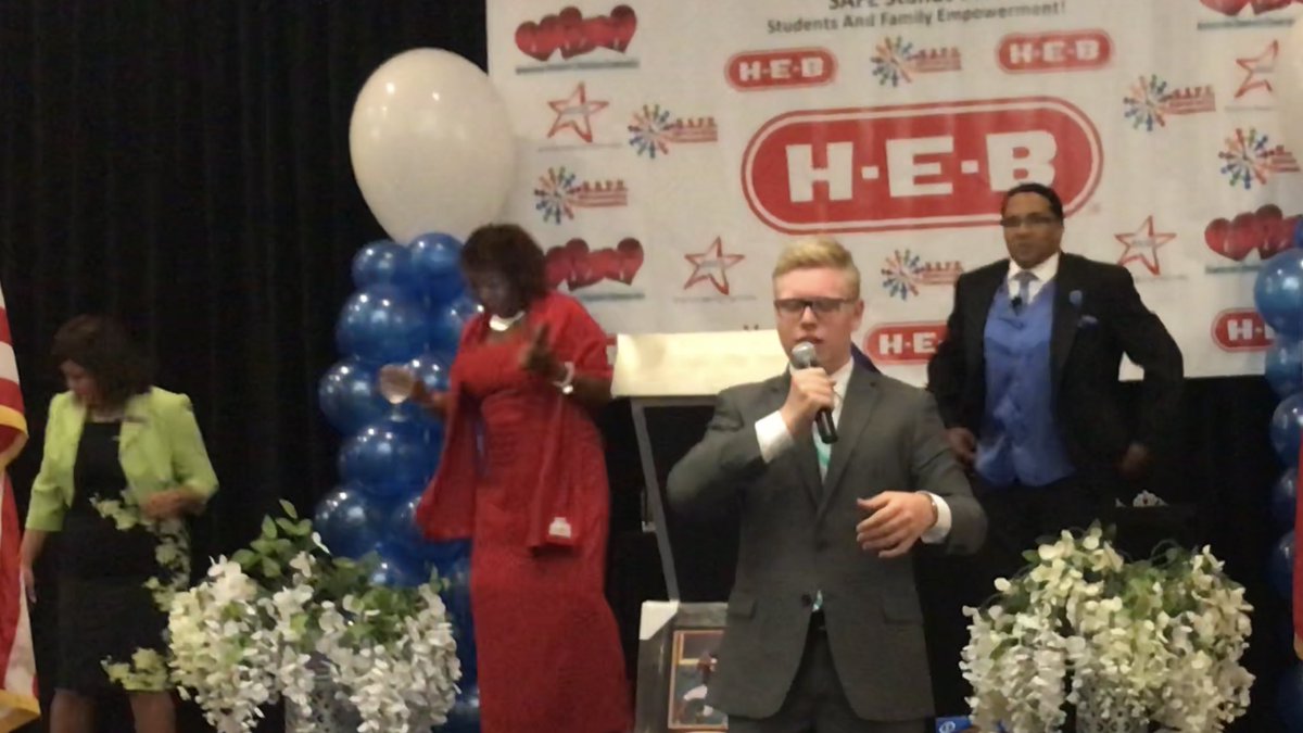 TinaChandlerPro's tweet photo. 4th Annual Unique Blue Carpet Gala - SAFE Diversity Communities. nonprofit called SAFE Diversity Communities. Preventing bullying/Drop outs/Suicide students with disabilities who are emotionally & mentally challenged. #SAFEDiversity #OwnTheRoomENT #NormalToBeFit # https://t.co/dAwacAHNEN