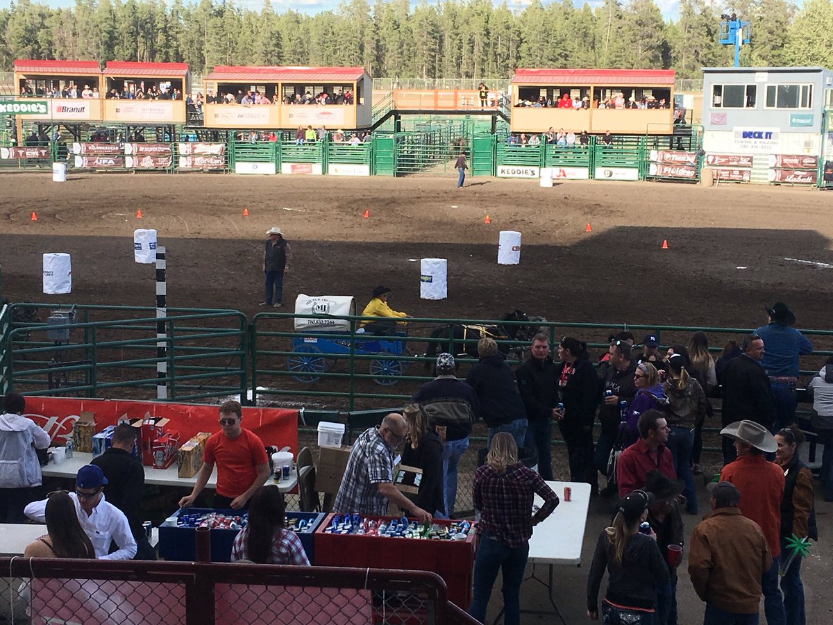 BigCountry931's tweet image. The mini chucks are one of my favourite parts! -Rebecka #gpstompede