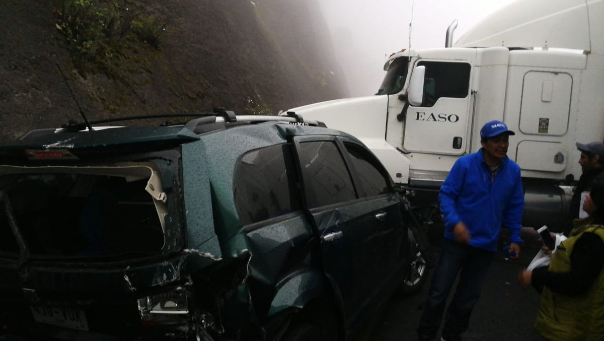 PacoElviraMX's tweet photo. #UltimaHora #Carambola  *#AccidenteMultiple*  en las cumbres de Maltrata km. 235,  tramo de la *#Autopista* #Esperanza-Ciudad Mendoza* con  dirección a #Veracruz* cierre de circulación, extremen precauciones  @CAPUFE https://t.co/ny2QfMwKSW