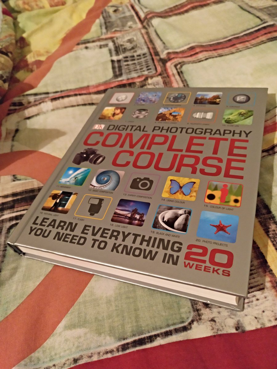 lorenablaky's tweet image. Amazing purchase 📷📷
#Photography #CompleteCourse #Book #English #UK #London