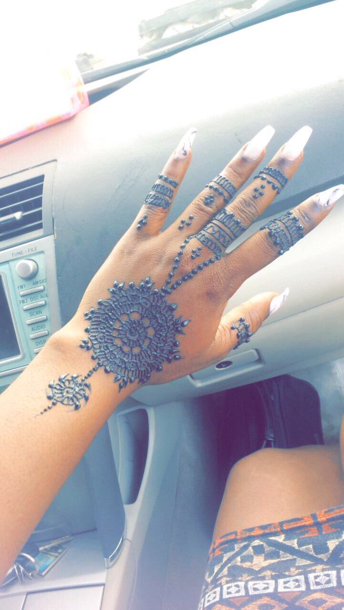 King_Bolarinwa's tweet photo. Can't get over how pretty my henna and nails are 😍💅🏾 https://t.co/9gBM8RaaDK