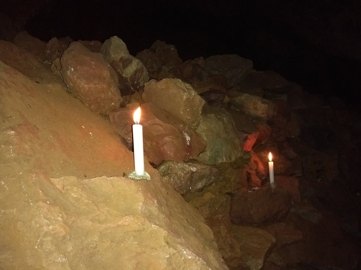 roy_mineral's tweet photo. Great miners' faddle underground at Clearwell last night. Thanks to all concerned.
#mining #minerals #forestof dean. https://t.co/RNNsSnU4DB