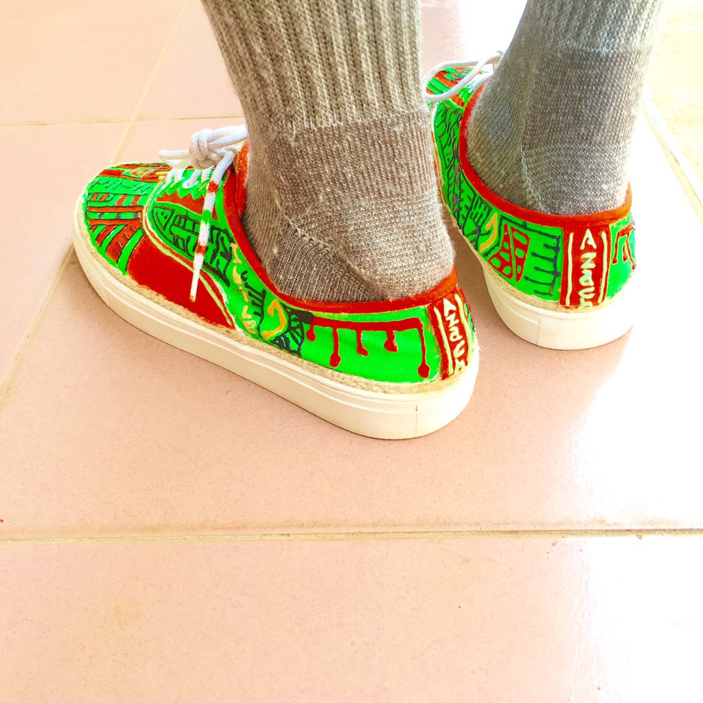 aladimma_'s tweet photo. The name is AZACH. We can paint anything you want on denim/jean/jacket/cloth/shoe 08064792146 https://t.co/jklkURzbLq