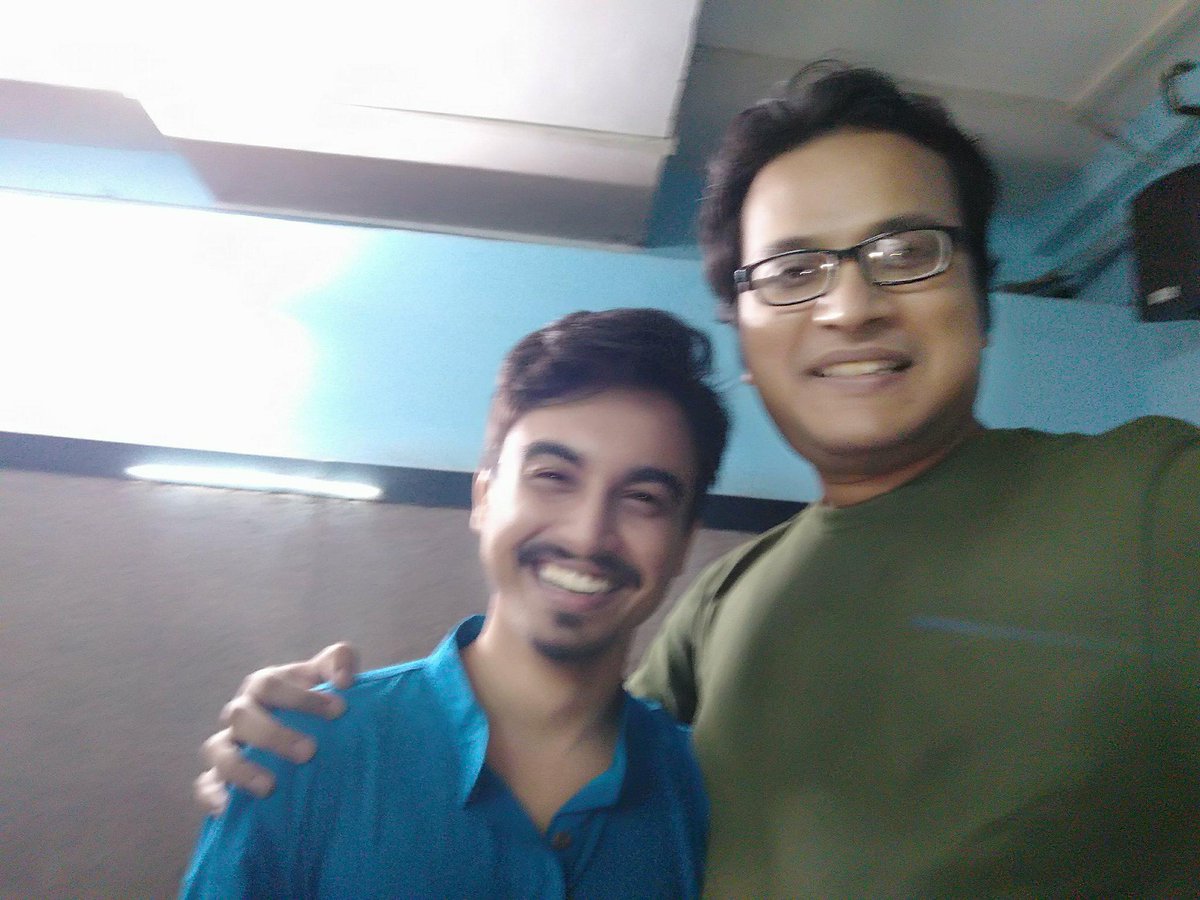 Reunion with my old friend & actor @soumendra01 !His team @hometomadness came up with another excellent houseful show 'I LOVE YOU, YOU'RE PERFECT, NOW CHANGE' at @GyanManch with a bunch of fresh faces!Kudos to @soumendra01 & his team!  @hoichoitv #ByomkeshOAgniban @RPTechvision