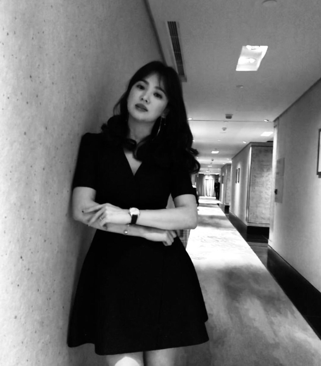 lovnlygirlll's tweet photo. [kyo1122 update ] Caption : 2018.6.1 

#SongStyle 
#Kyostyle 
#SongHyeKyo
#송혜교 
#ซงฮเยคโย
#ซองเฮเคียว 
#宋慧乔 
#03/06/2018 https://t.co/uMNfT3CZBJ