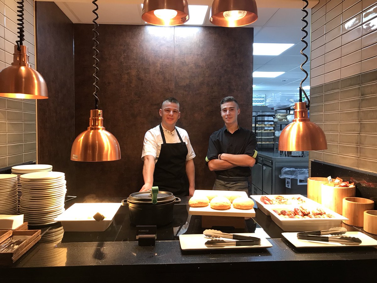 The boys at Westminster Abbey ready and prepared for a busy Sunday breakfast 🙌🏼👬 #busysundays #hubWA #hubWarmWelcomes