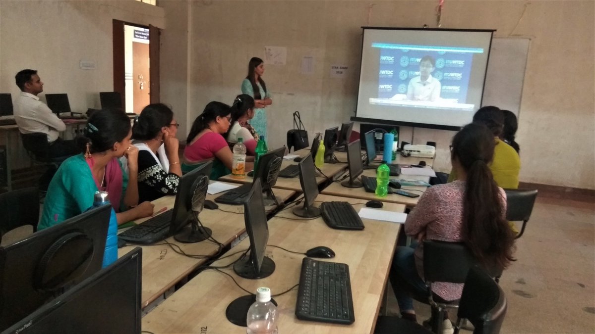 codevidhya's tweet image. Codevidhya Program Implementation Training Session at Sine International School, Jaipur.
#Codevidhya #TeachingKidsToCode #CodingCurriculum #Technology #Education #STEM #CBSE #Schools goo.gl/LfKLq9
