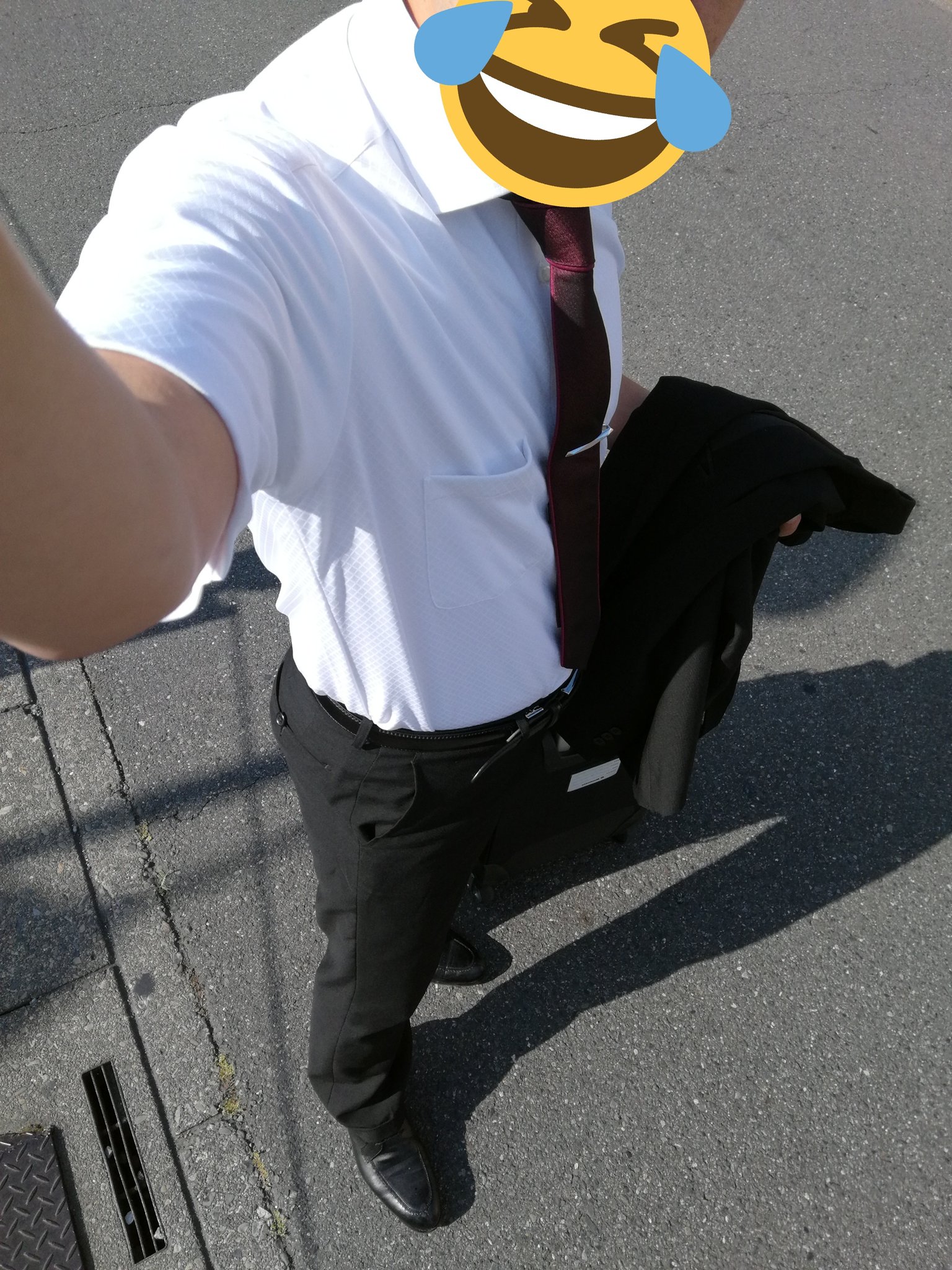 Nick Tsutomu 撮考ドットコム 半袖で撮影出来れば全然余裕なんですがね ここに催事用の濃黒ジャケットでカメラ担いで立ったりしゃがんだから堪らん 執事 あれ飲み食いしてる姿はおろか座って寛ぐ様も想像が出来ない 中世ヨーロッパの本物は言わば高給