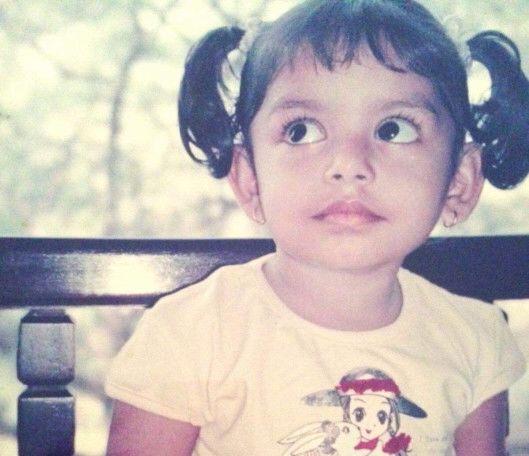 PrincceRose's tweet photo. Six years old and sixteen years old,
Looking so cute in both times,
Lovely lovely smile,
With high thinking
#Shannon #PrincceRose #Music #Love https://t.co/NbGrch93JT