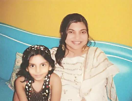 PrincceRose's tweet photo. Six years old and sixteen years old,
Looking so cute in both times,
Lovely lovely smile,
With high thinking
#Shannon #PrincceRose #Music #Love https://t.co/NbGrch93JT