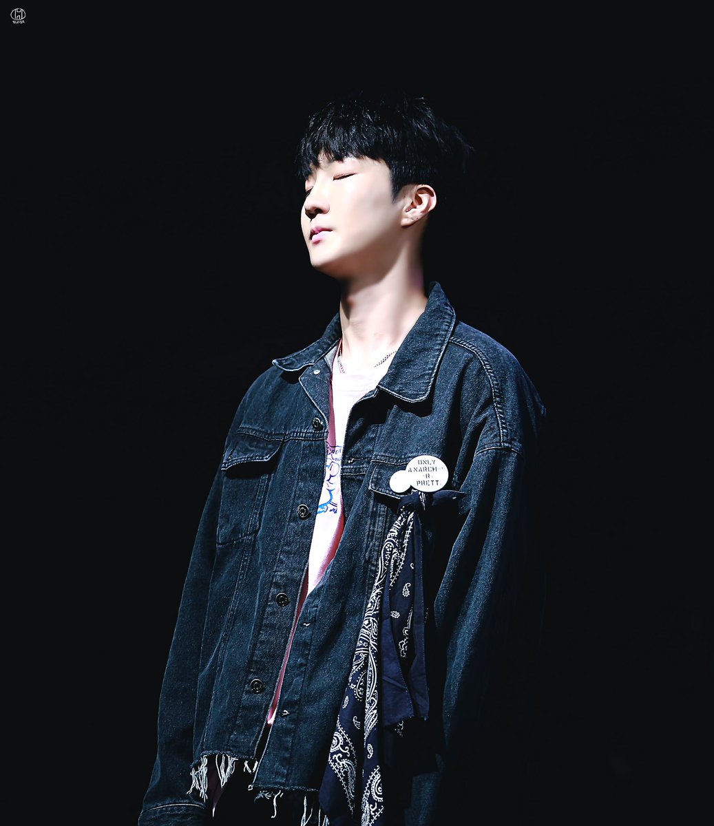 hoonystory0111's tweet photo. 180530 한남대 #이승훈 #HOONY

 멋있쥬 💜💜💜

@official_hoony_  #위너 #WINNER

https://t.co/jqWJI79iOS
https://t.co/r4LpNcGEC7
https://t.co/ngJUzivSDV https://t.co/gBCfnJRnyA
