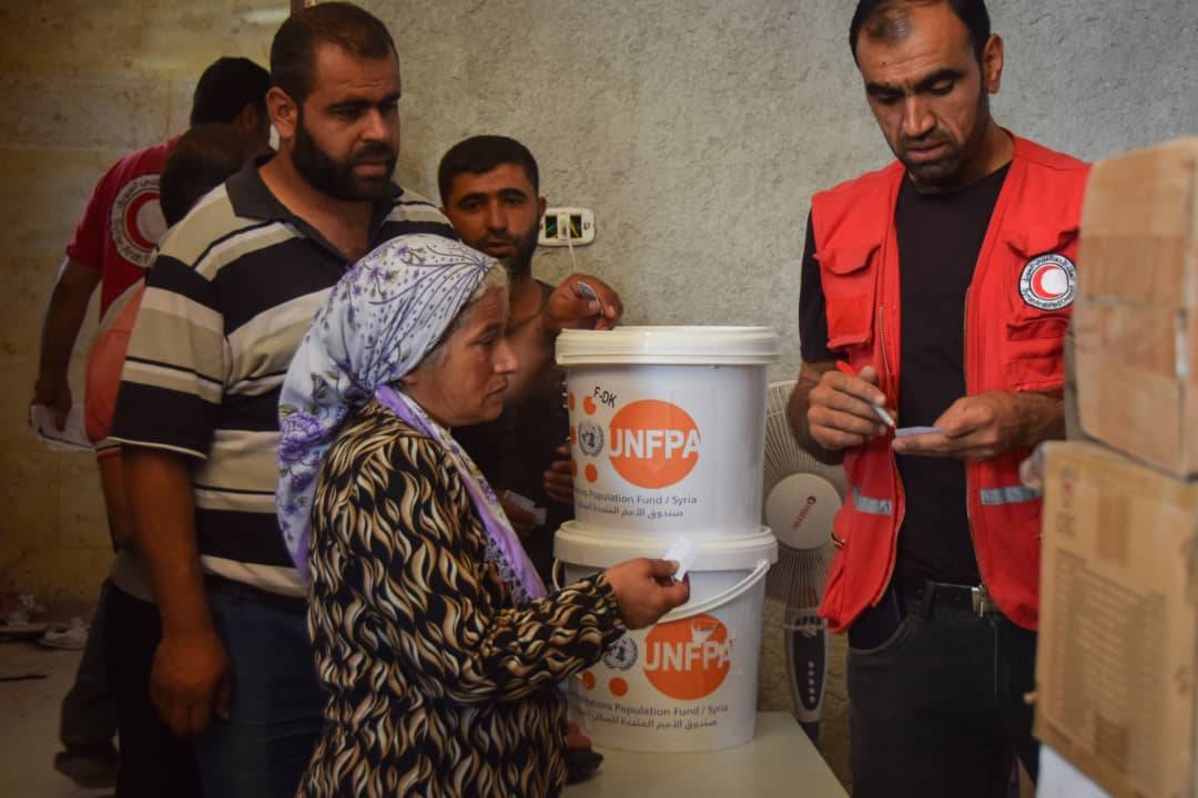UnfpaSyria's tweet photo. Last week, 550 #Female #Protection kits were distributed to #Afrin IDPs in #TalRefaat town by @SARC_Aleppo https://t.co/kIqvNhxh3G