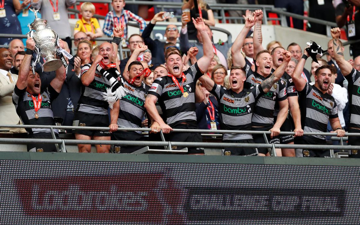 markl_17's tweet photo. GAME DAY ! TIME TO DEFEND OUR TROPHY #YTB #KINGSOFHULL #2018CHALLENGECUP https://t.co/roa7WTMyWD