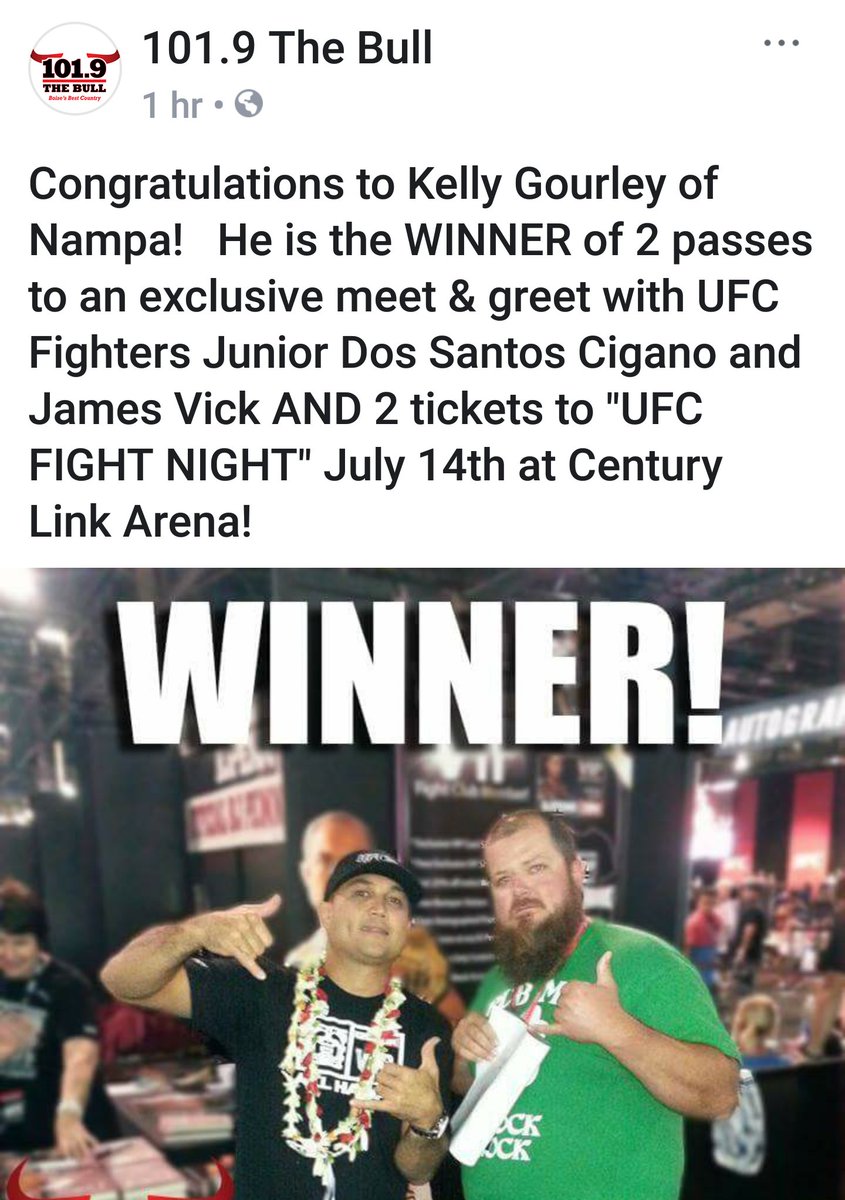 Facepunter's tweet photo. @bjpenndotcom I won 2 tickets to UFC Fight night with this picture from when I met you brother. Thanks again https://t.co/sJuy0fm3f1