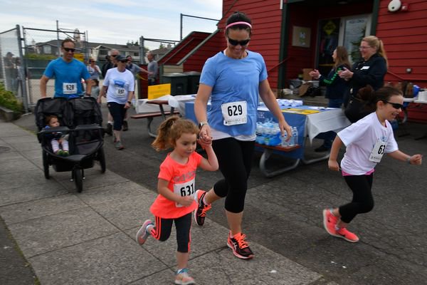 myedmondsnews's tweet photo. Fun Run kicks off Saturday’s Waterfront Festival events https://t.co/bslRG3xCx5 https://t.co/JZDN66V9l1
