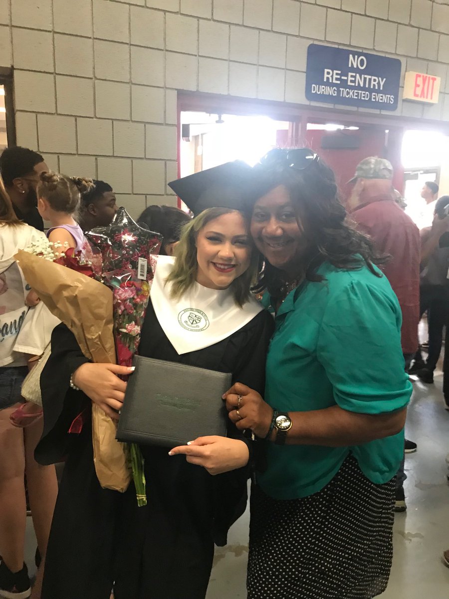 REALOG1974's tweet photo. Happy Grad, #NANA , #JCPS2018 teacher https://t.co/LstzO0K5EY