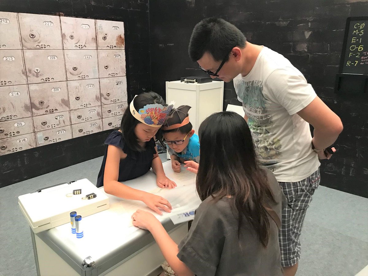 nparksbuzz's tweet photo. Visit the Festival of Biodiversity today! Learn about how the community is working to conserve our biodiversity, and how you too can contribute. Visit the various booths and workshops and pick up one of the adorable animal crowns along the way! https://t.co/DWebvEitWH https://t.co/G18sWjipgQ