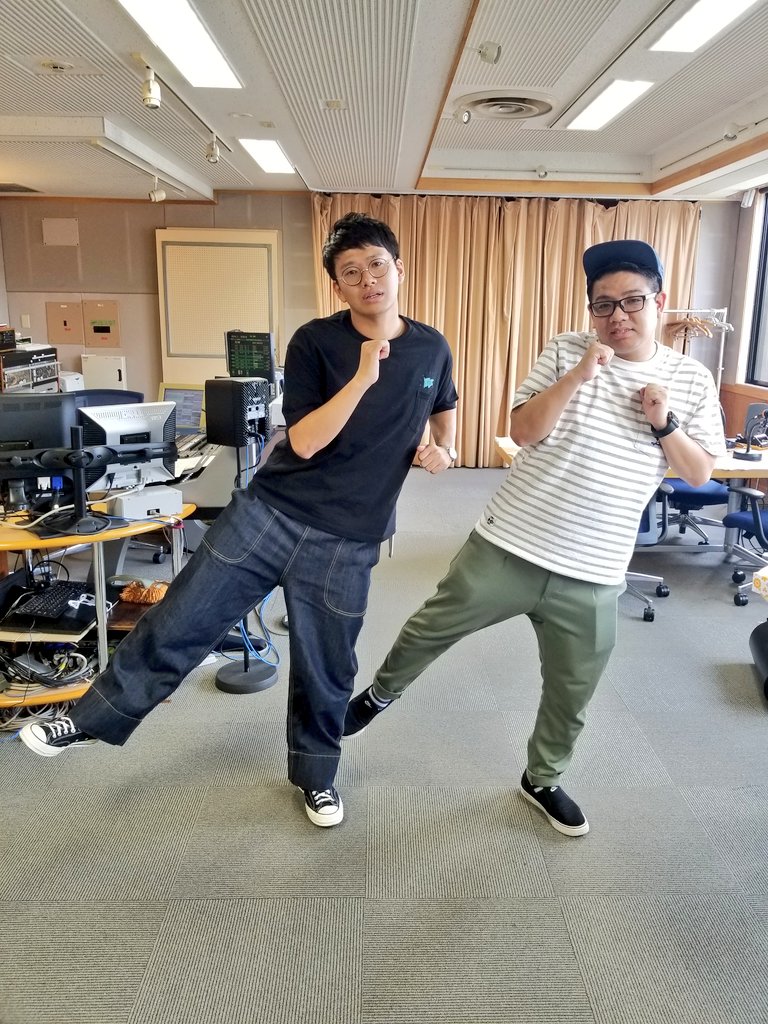 kbs_miki's tweet photo. #兄弟でんぱ 今日もお昼1時から！！
生放送から30分後に収録しております。。。(笑)
昴生さんにとって懐かしいーー方がゲストにくるコーナーも！！
お楽しみに！！！

今日の○○風はB1A4のBeautiful Target風☆ライクライクライクのところ。。。(/ω･＼) https://t.co/qnL6cvSGuG
