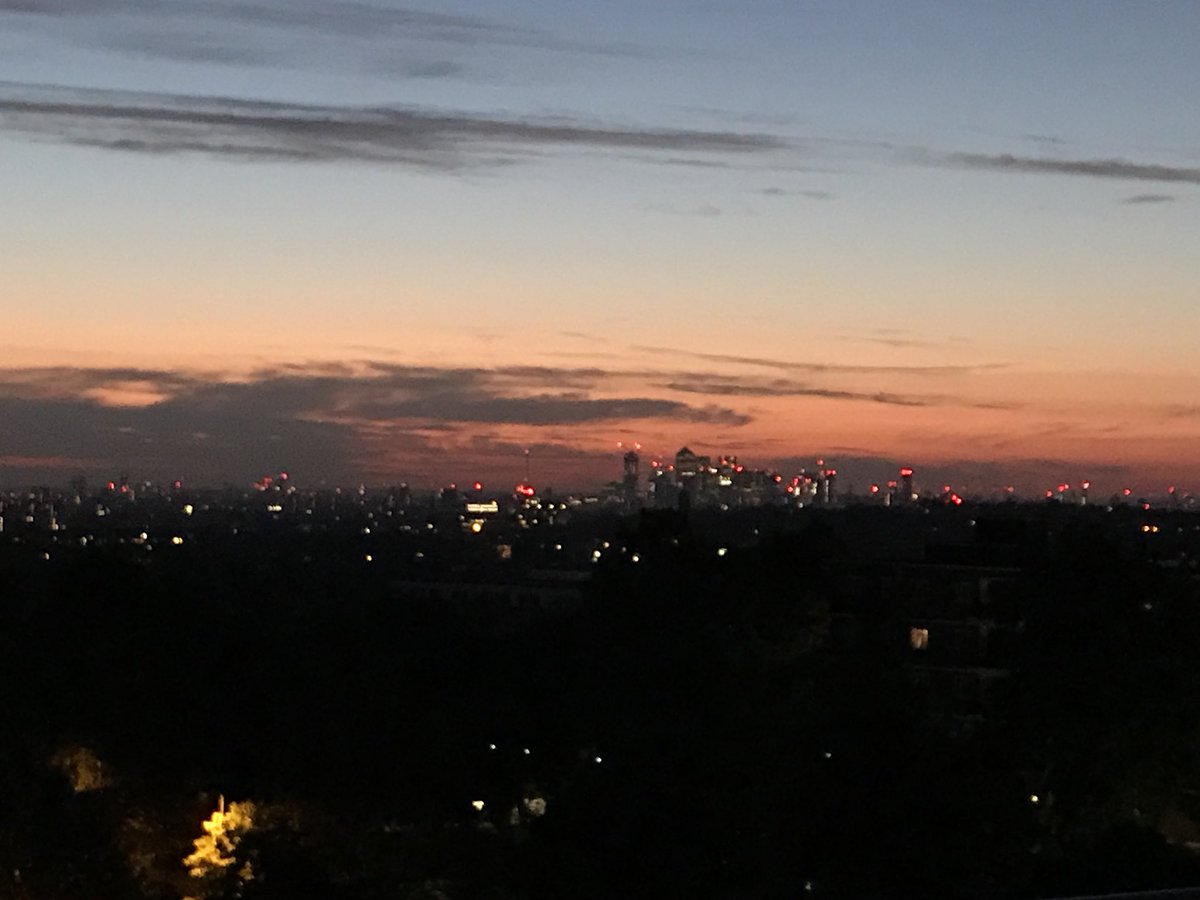 BillyGrant95's tweet photo. @BBCBreakfast @BBCBreaking @BBCNews @BBC @BBCWorld @bbc from Billy, Beale and Nick enjoying the sunrise https://t.co/SkYNBSkp2Q
