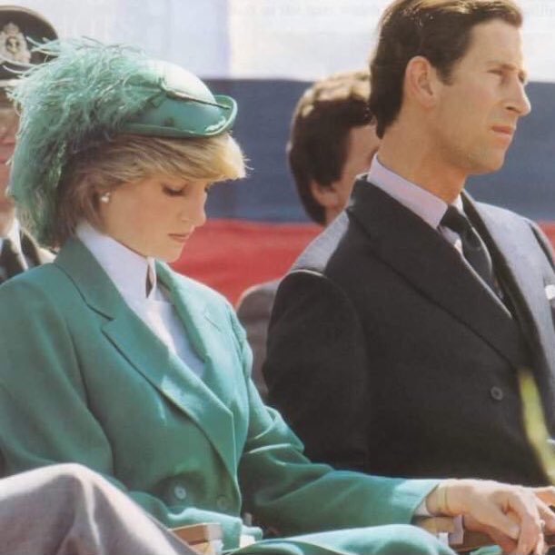 QueenDiana__'s tweet photo. لقد أحبَّني البيض والسُّود والمثليّين واليهود عدا الشخص الذي أحببتُه بشدّة في حياتي لم يبادلني الحب

- الأميرة الراحلة ديانا https://t.co/2YNPJkldF7