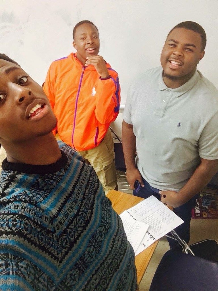 Dre_BoutPape's tweet photo. Pops we did it, next living past 23 succa free #ripoutlaw #classof2K18 #TxSu22 https://t.co/pgmT6qiDk9