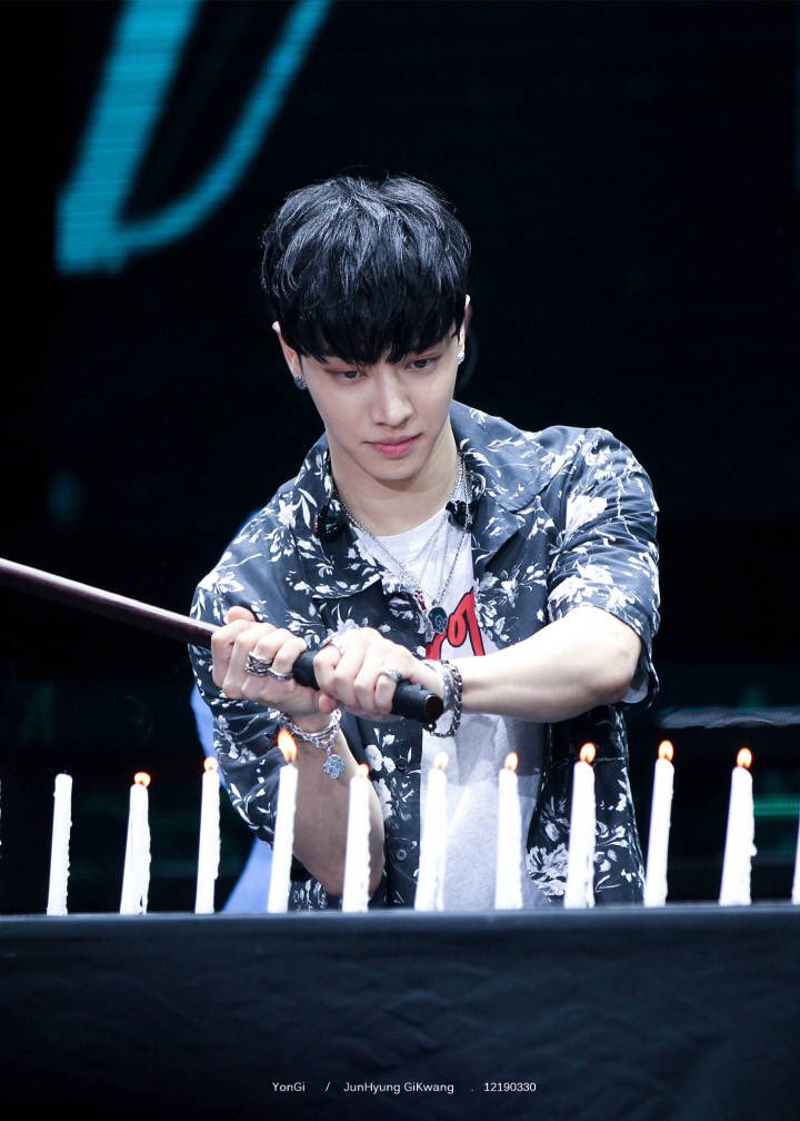 YonGi890's tweet photo. 180602 HIGHLIGHT SHOW in HK

💖💖💖💖
#이기광 #기광 https://t.co/Bm09ArsqQr