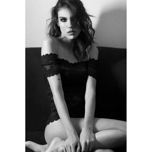 EstudioMOLE's tweet photo. 👧@brenperemateu
📷@ignaciosottano
💄@danielamartinez.muah .
#fashion #style #stylish #love # #me #cute #photooftheday #nails #hair #beauty #beautiful #instagood #instafashion #pretty #girly #pink #girl #girls #eyes #model #dress #skirt #shoes #heels #s… https://t.co/Q5rnzsE1Ec https://t.co/9PrYHr2oWI