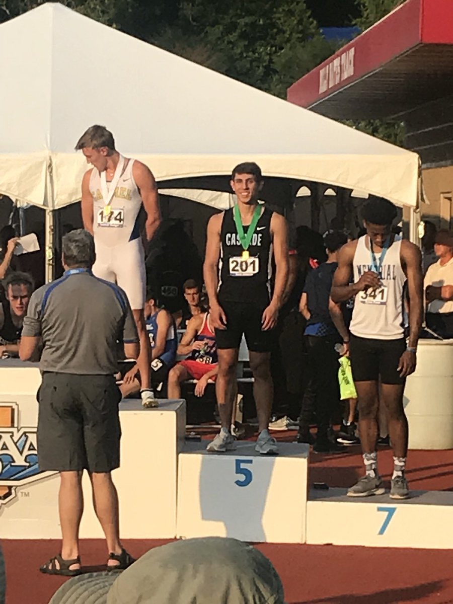 hadleywhicker's tweet photo. RT if u think I should keep letting him date my sister. Fav if no. #hesfast #andsmart #goboilers https://t.co/Jg7EE6CVQP