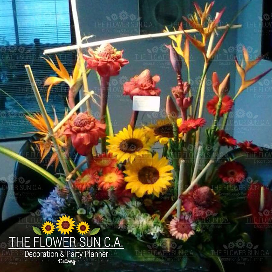 TheFlowerSun's tweet photo. CAMPESTRE PARA CABALLEROS #Delivery #Camburcillo #Exclusividad #ArreglosFlorales #ArreglosFrutales #Flores #FloresExóticas #Rosas #Ramos #Frutas #Orquideas #Girasoles #TheFlowerSun #PartyPlanner #Contacto #Contactanos https://t.co/COmrfxUftC