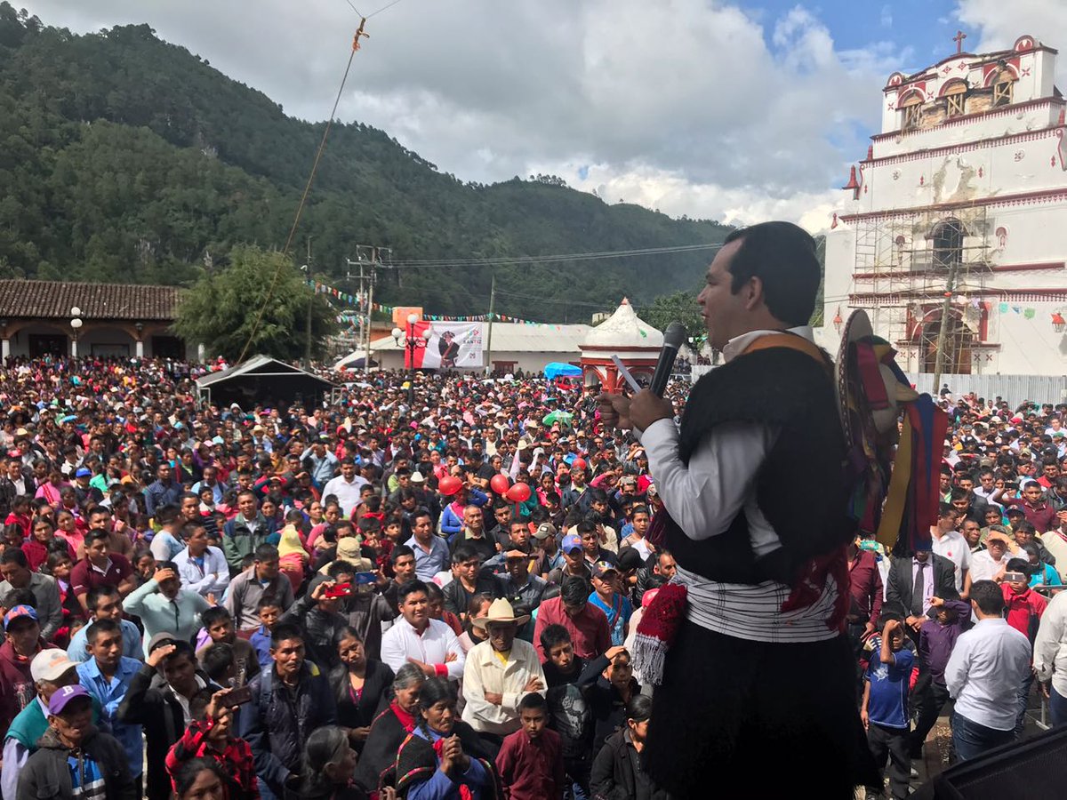 ChiapasPRI's tweet photo. Desde San Juan Cancuc, @ralbores reiteró que será el Gobernador de los caminos rurales. Refirió las gestiones logradas desde la diputación federal y la senaduria, (más de 100 caminos ) y refrendó su palabra por transformar a #Chiapas detonando la obra pública. https://t.co/JSVm22BbV7