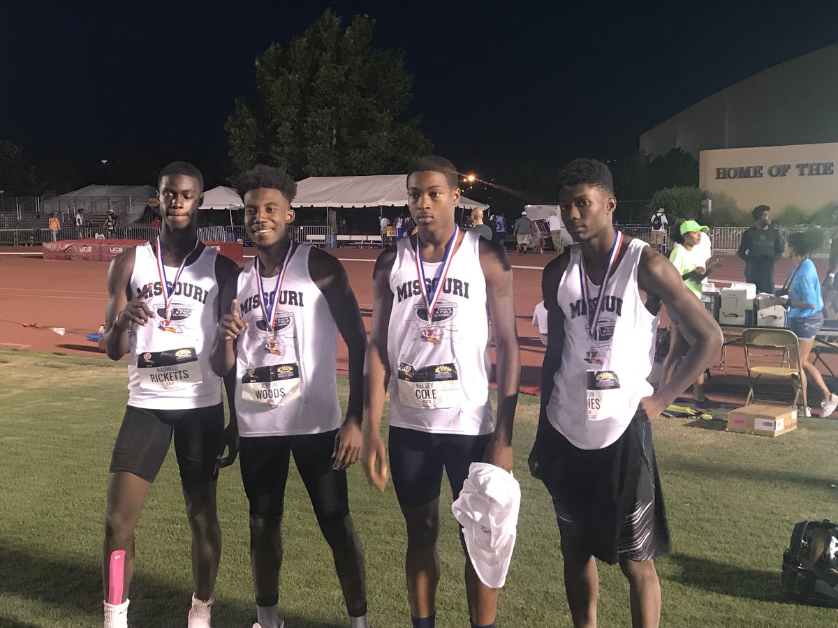 OfficialATJones's tweet photo. 2nd place in the triple with 48'3" and 9th place in the high jump https://t.co/L9CicklJym