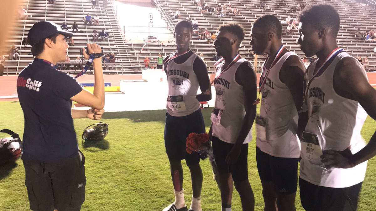OfficialATJones's tweet photo. 2nd place in the triple with 48'3" and 9th place in the high jump https://t.co/L9CicklJym