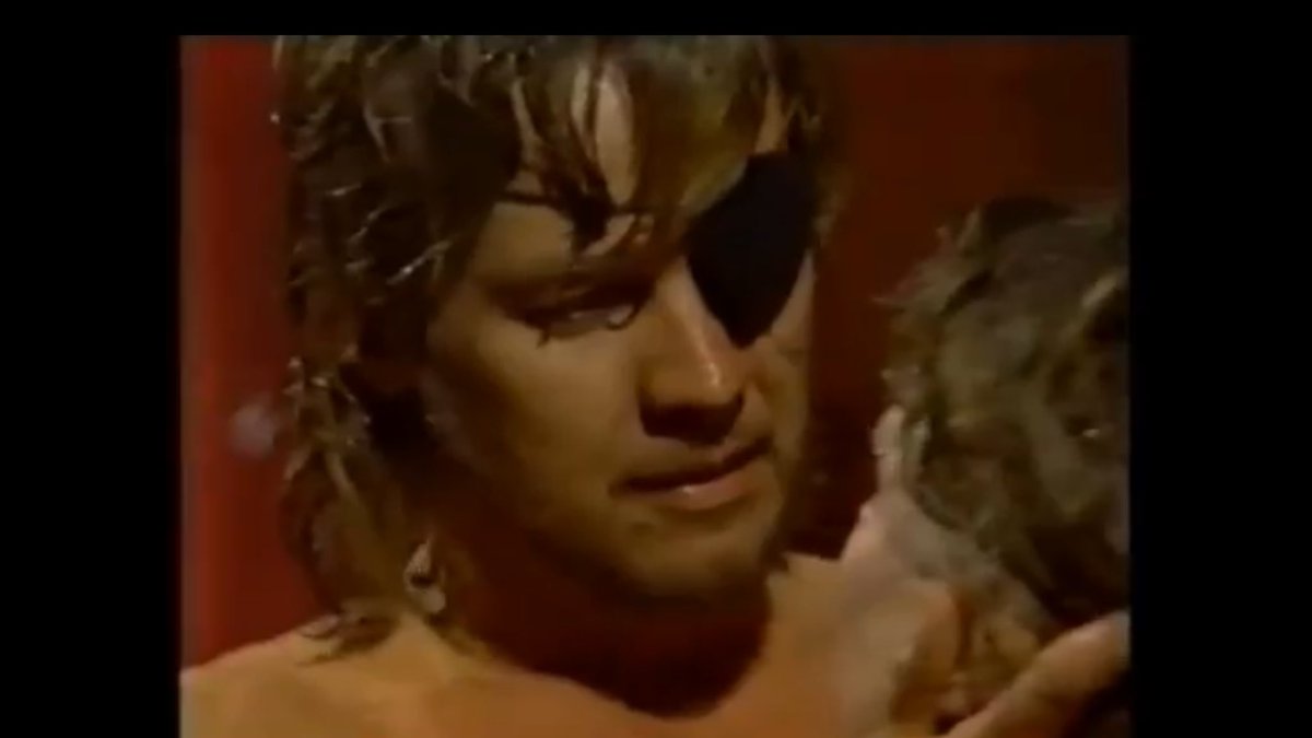 SnK4thelonghaul's tweet photo. The after Steve set the sprinkler off, things got hot and heavy, but...someone shot at their window 😱 and yet again they were interrupted ♥️🔥 #days #DaysNeedsSnK #DaysNeedsStephen #stayla #BringPatchBack @greg_meng @nbcdays @carlivatiron @Rybry7 @sheriawriter @aalarr https://t.co/zwf9jLNB2M