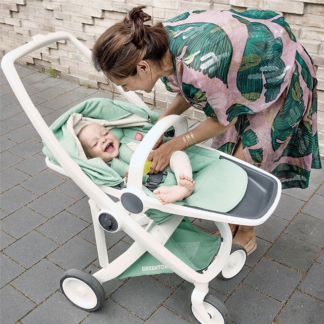 _urbanstroller's tweet photo. Happy family ✨
For a limited time only, get a FREE Shopping Bag with purchase of any Greentom stroller!
Shop now: https://t.co/zd17ksbGvu
#myurbanstroller #greentom #sustainable #eco #ecofashion #sustainablefashion #green #ecomama #naturalparenting … https://t.co/OxA7Yvd24k https://t.co/ZsRgtWqdRt